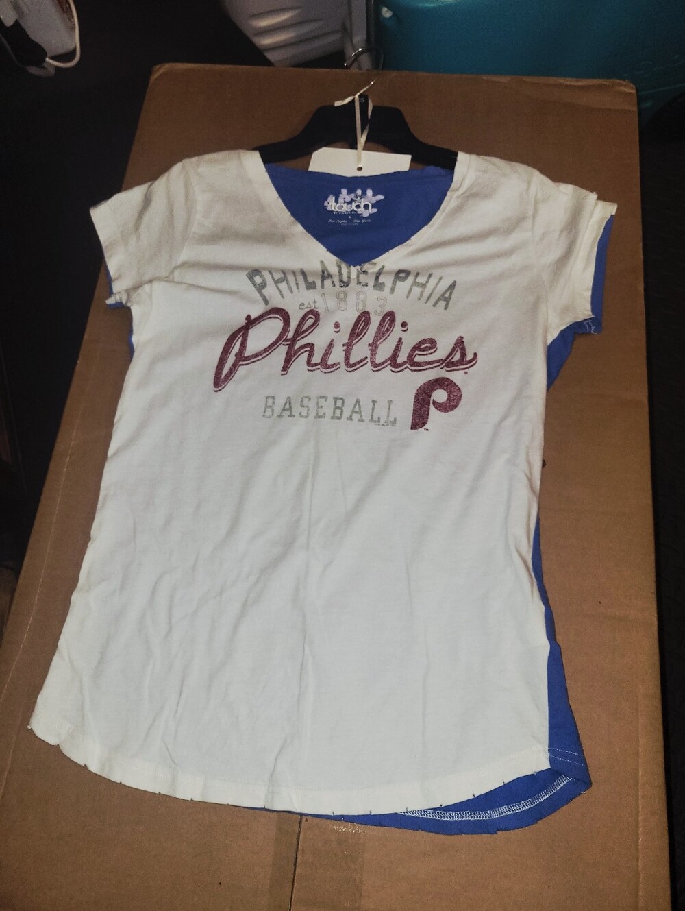 (5) Women's Size Large PHILADELPHIA PHILLIES t-shirts - Picture 2 of 8